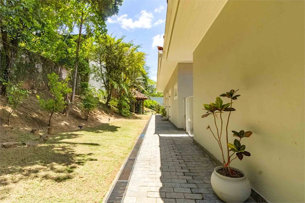 Casa à venda com 7 quartos, sendo 5 suítes, em Morumbi, São Paulo, SP
