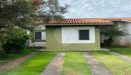 Casa à venda com 3 quartos, sendo 1 suíte,  no condomínio Terra Nova, São Carlos - SP