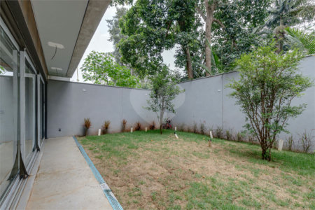 Casa à venda com 4 quartos, sendo 3 suítes, no condomínio Jardim Chapel, São Paulo - SP