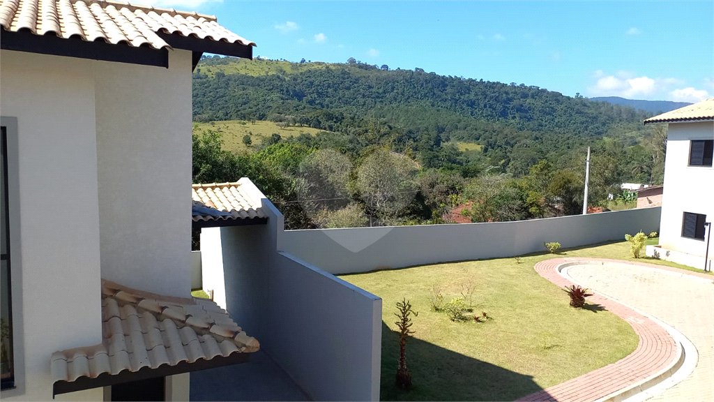Casa à venda com 3 suítes no condomínio Residencial Marchant Buarque, Atibaia - SP