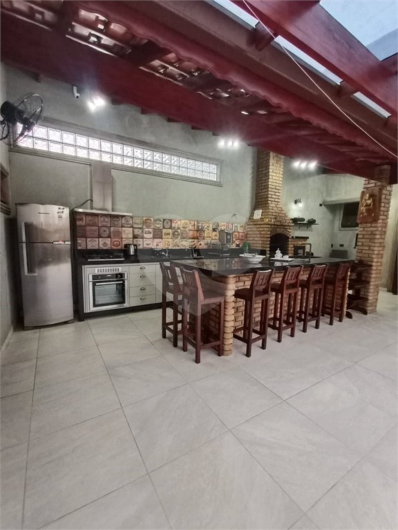 Casa à venda com 3 suítes no condomínio Aruã, Mogi das Cruzes - SP