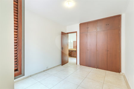Casa à venda com 3 quartos, sendo 1 suíte,  em Granja Julieta, São Paulo, SP
