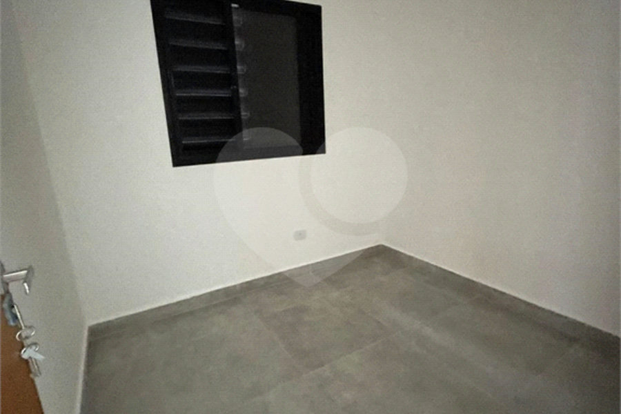 Casa à venda com 2 quartos, sendo 1 suíte, no condomínio Residencial Calegari, São Paulo - SP