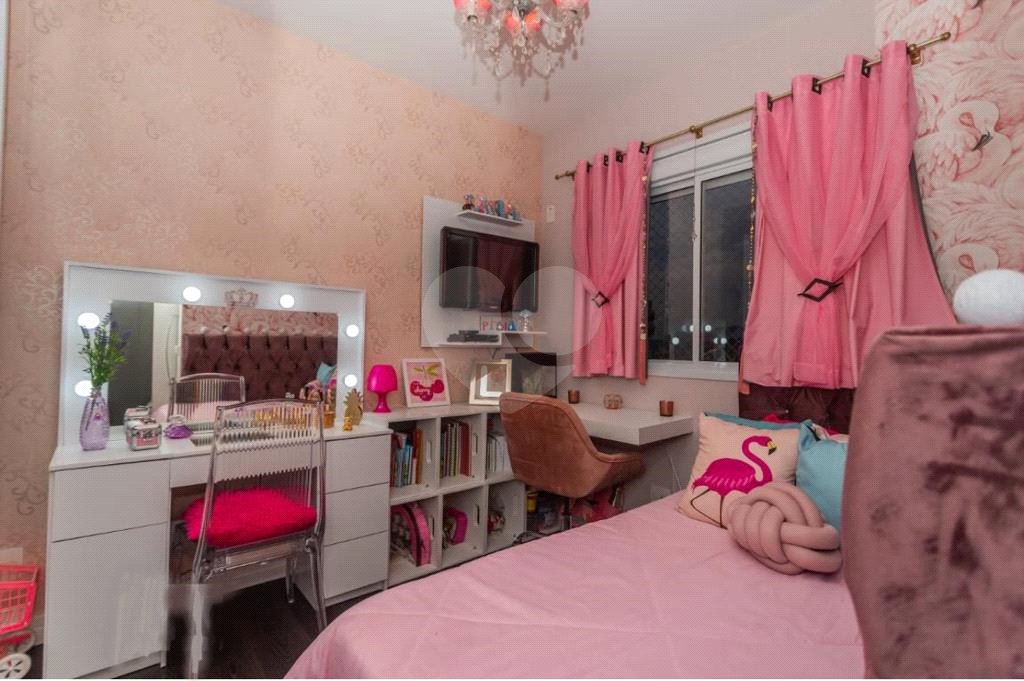 Apartamento à venda com 3 quartos, sendo 1 suíte,  em Vila Anastácio, São Paulo, SP