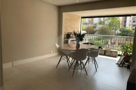 Apartamento à venda com 3 quartos, sendo 1 suíte, em Cidade São Francisco, São Paulo, SP