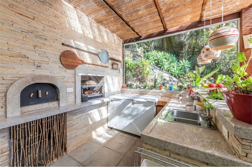 Casa à venda com 4 quartos, sendo 3 suítes, em Residencial Parque Itapetinga, Atibaia, SP