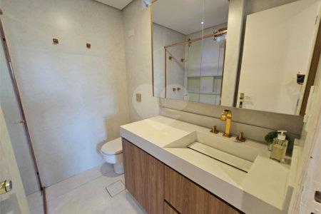 Apartamento à venda com 3 quartos, sendo 1 suíte, em Santo Amaro, São Paulo, SP