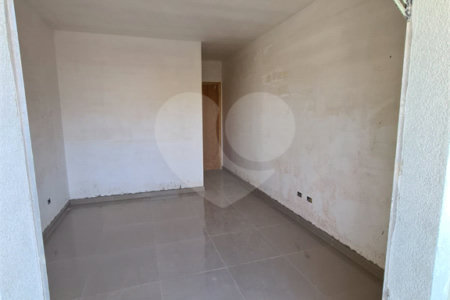 Sobrado à venda com 3 quartos, sendo 1 suíte, em Vila Gomes, São Paulo, SP