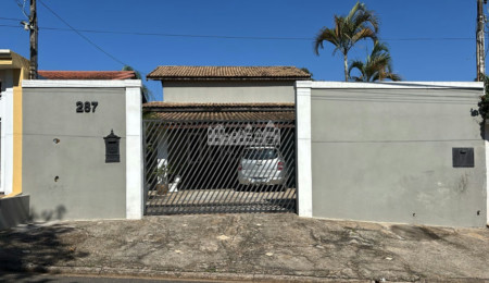Casa à venda com 2 quartos, sendo 1 suíte, em Jardim dos Pinheiros, Atibaia, SP