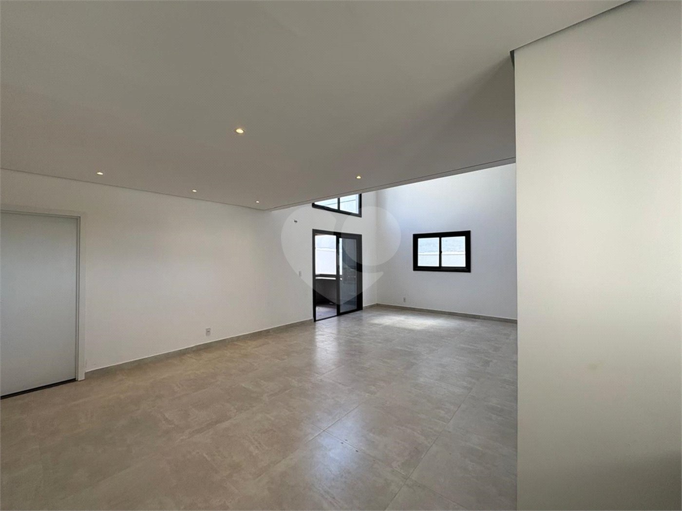 Casa à venda com 3 quartos, sendo 1 suíte, no condomínio Alphaville Castelo, Itu - SP