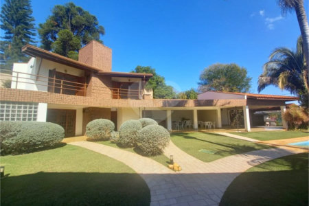 Casa à venda com 5 quartos, sendo 2 suítes, no condomínio Estância Marambaia, Vinhedo - SP