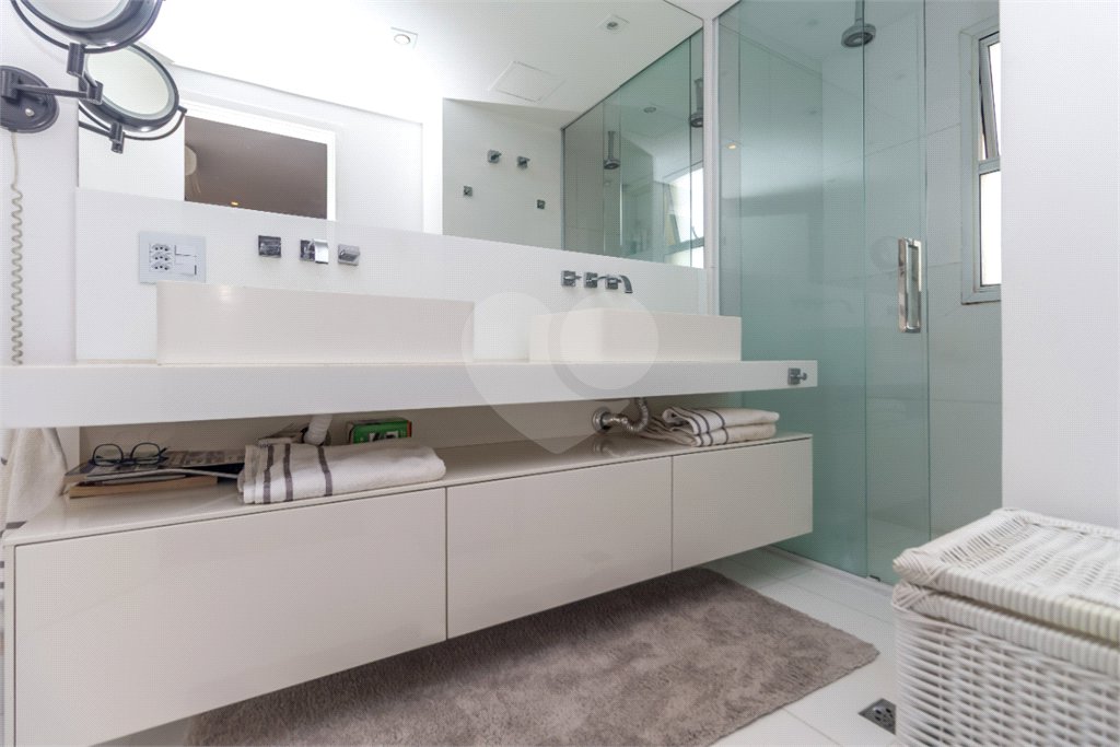 Apartamento à venda com 4 suítes em Campo Belo, São Paulo, SP