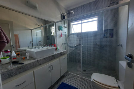 Casa à venda com 3 suítes no condomínio Parque Arco Iris, Atibaia - SP