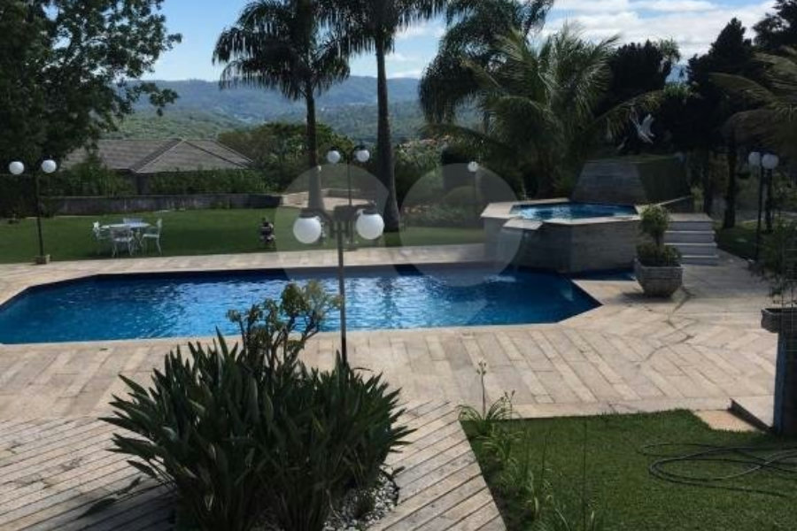Casa à venda com 3 suítes no condomínio Alpes Caieras, Caieiras - SP