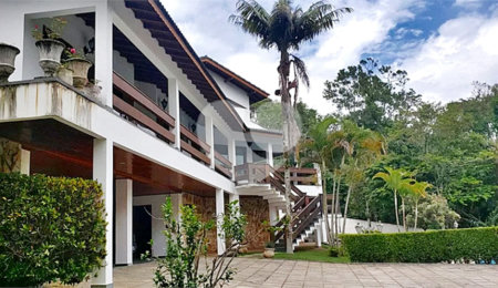 Casa à venda com 4 suítes no condomínio Alpes da Cantareira, Mairiporã - SP