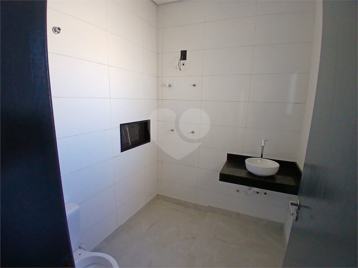 Casa à venda com 3 quartos, sendo 1 suíte,  no condomínio Jardim, Sorocaba - SP
