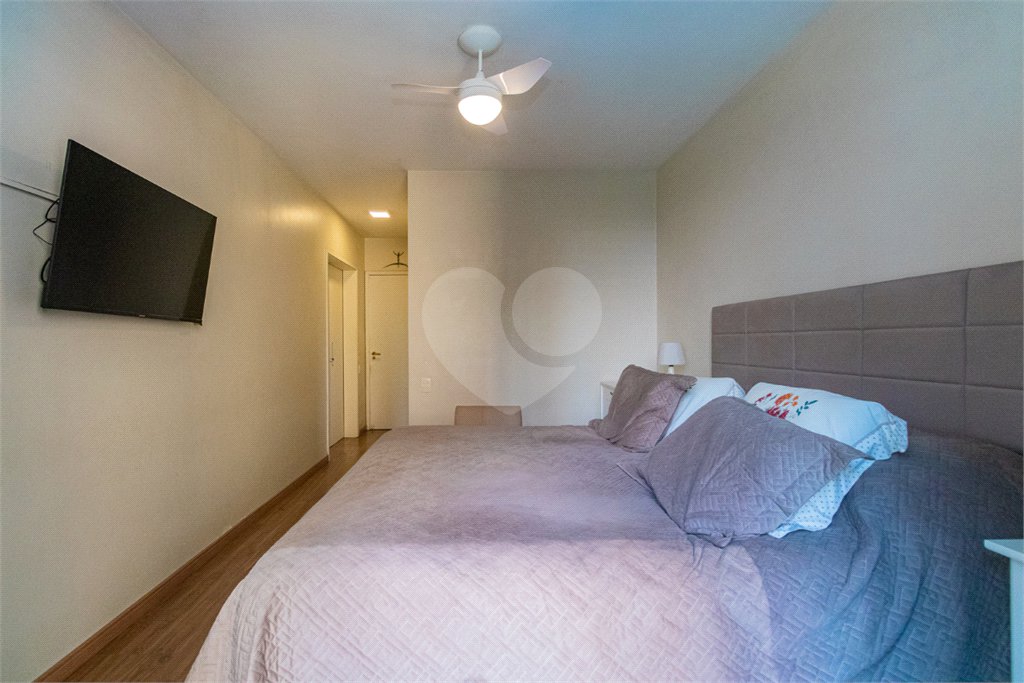 Apartamento à venda com 3 quartos, sendo 1 suíte, em Moema, São Paulo, SP