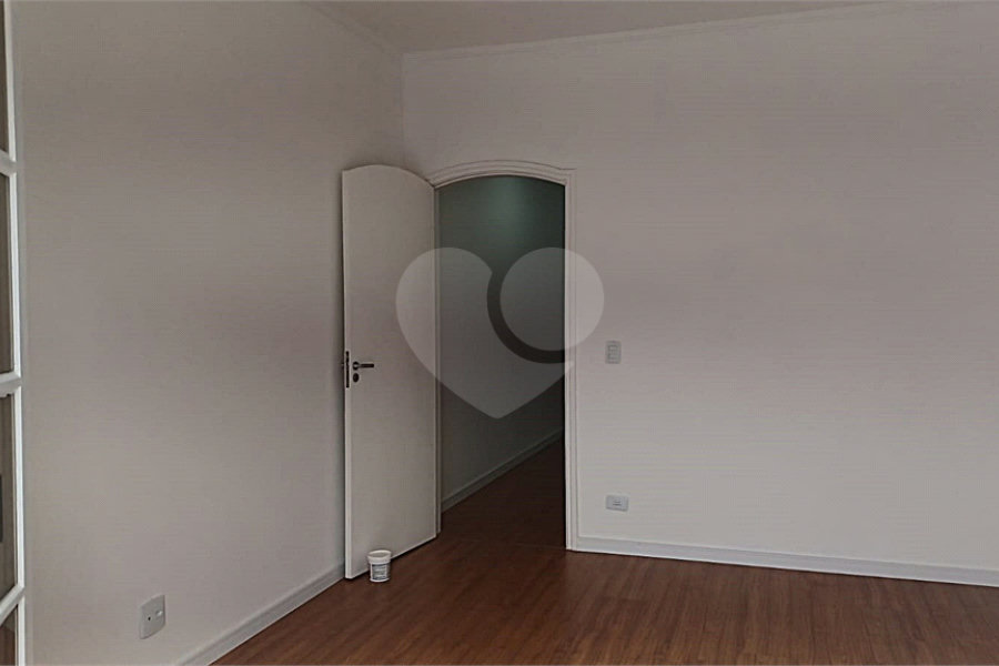 Sobrado à venda com 3 quartos, sendo 1 suíte, em Tremembé, São Paulo, SP