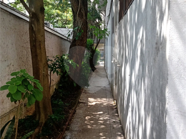Sobrado à venda com 3 quartos em Alto da Boa Vista, São Paulo, SP