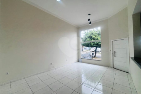 Casa à venda com 2 suítes no condomínio Horto Florestal III, Sorocaba - SP