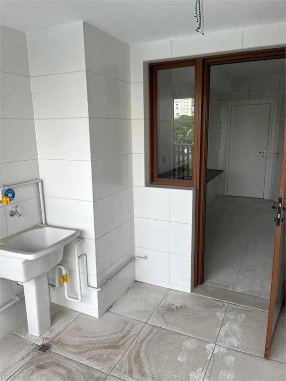 Apartamento à venda com 3 quartos, sendo 1 suíte, em Brooklin Novo, São Paulo, SP