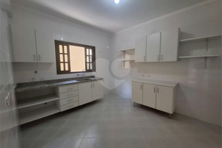 Casa para alugar com 4 quartos, sendo 2 suítes, no condomínio Palm Garden, São Paulo - SP
