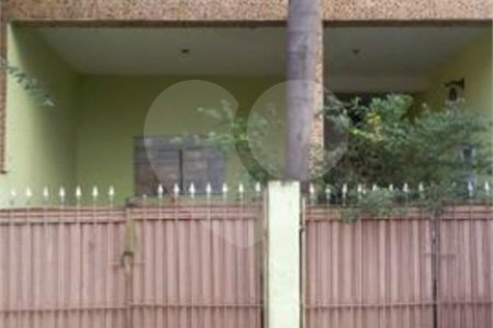 Sobrado à venda com 3 quartos em Jardim Rio Pequeno, São Paulo, SP