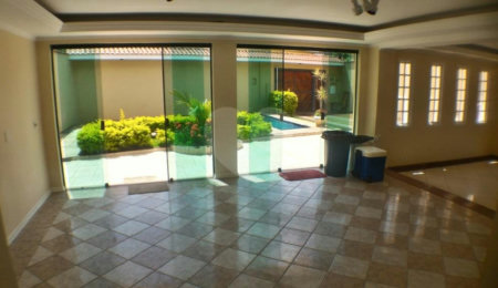 Sobrado à venda com 4 suítes em Horto, São Paulo, SP