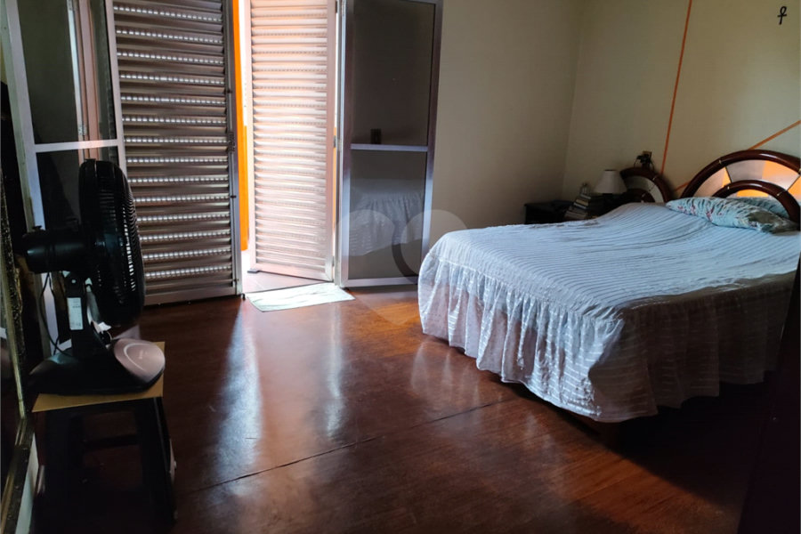 Sobrado à venda com 4 quartos, sendo 1 suíte,  em Saúde, São Paulo, SP
