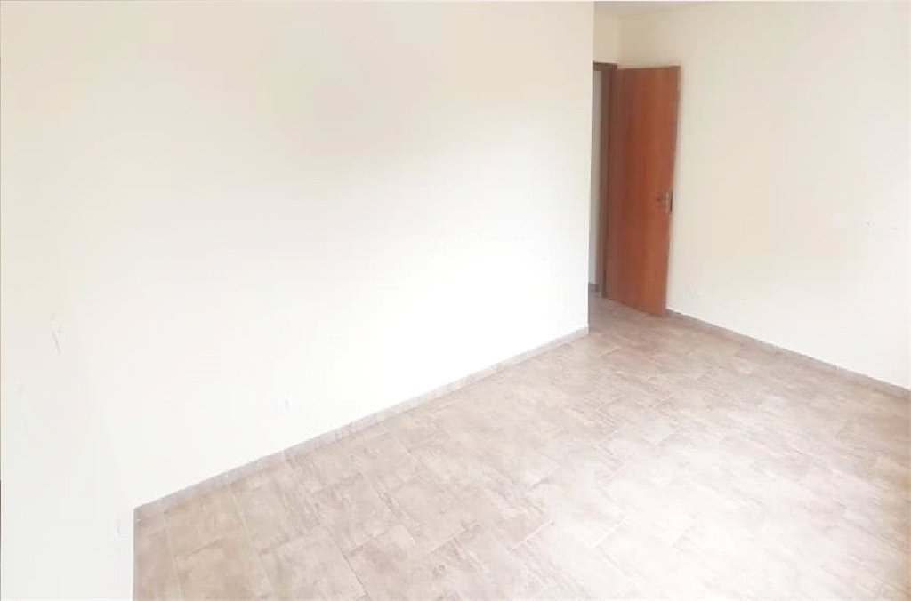 Sobrado à venda com 3 quartos, sendo 1 suíte,  em Cidade São Francisco, São Paulo, SP