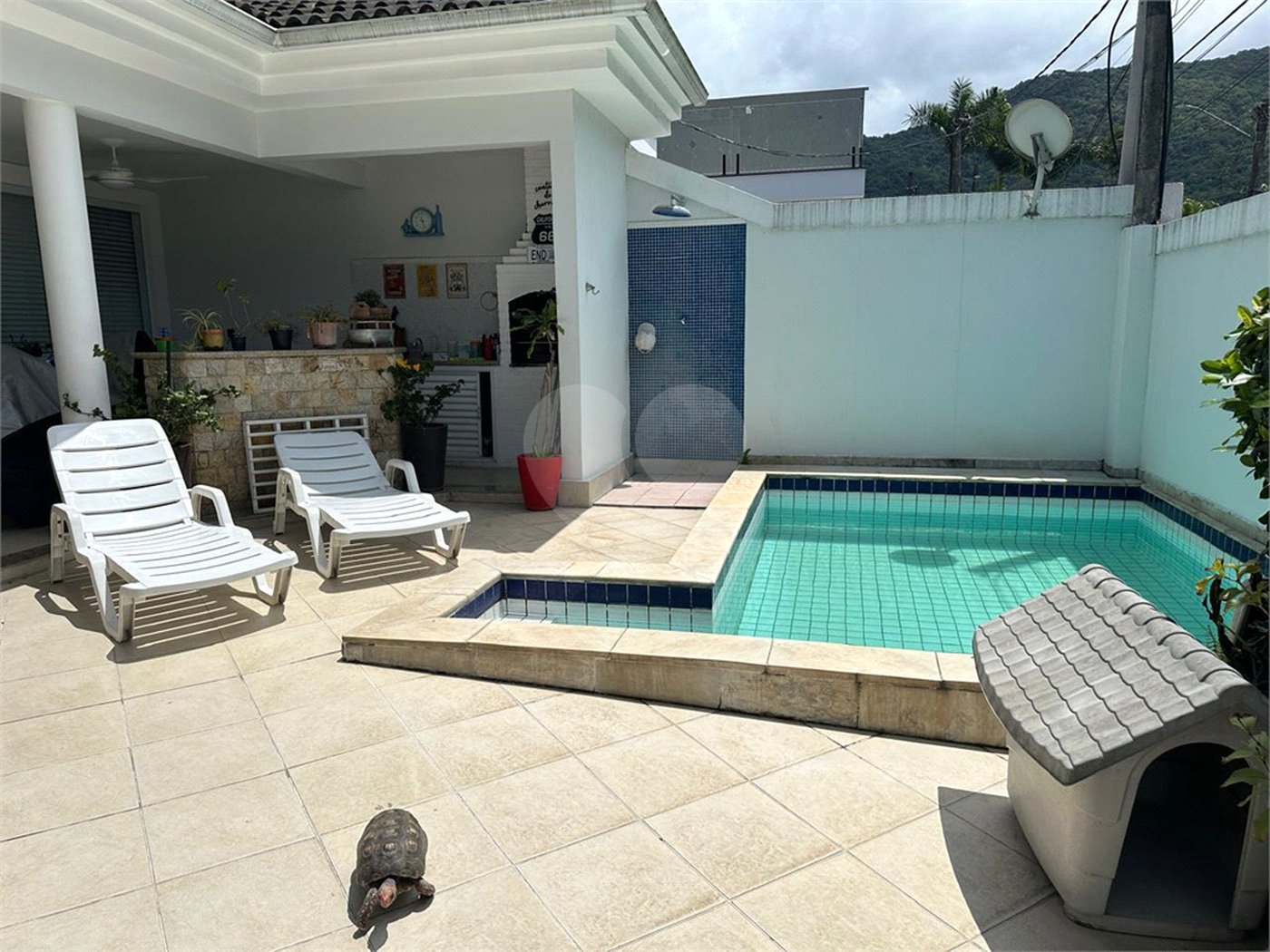 Casa à venda com 4 quartos, sendo 3 suítes, no condomínio Jardins de Florença, Rio de Janeiro - RJ