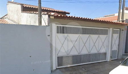 Casa à venda com 3 quartos, sendo 1 suíte,  em Nova Cerejeira, Atibaia, SP
