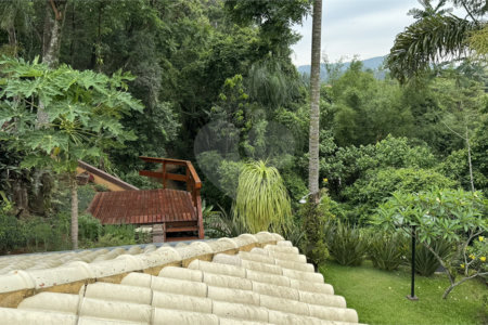 Casa à venda com 3 suítes no condomínio Residencial Delle Stelle, Louveira - SP