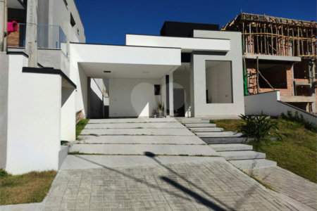 Casa à venda com 3 suítes no condomínio Aruã Brisas, Mogi das Cruzes - SP