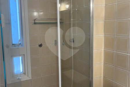 á venda Excelente Apto Mobiliado na Barra Funda - 1 Quarto e Sacada - Aceita Permuta