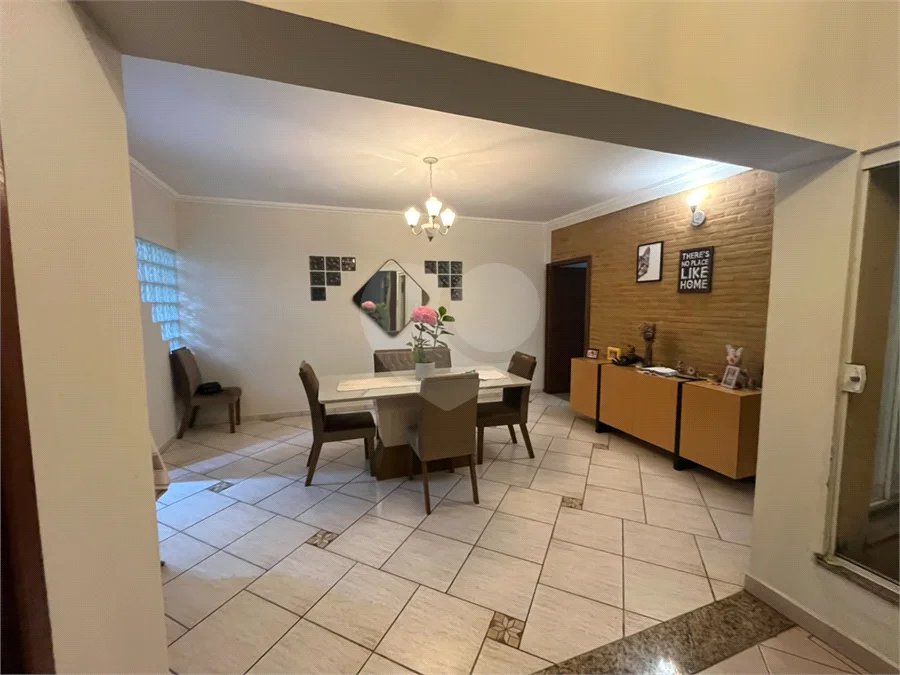 Casa à venda com 3 quartos, sendo 1 suíte, em Parque Santa Marta, São Carlos, SP