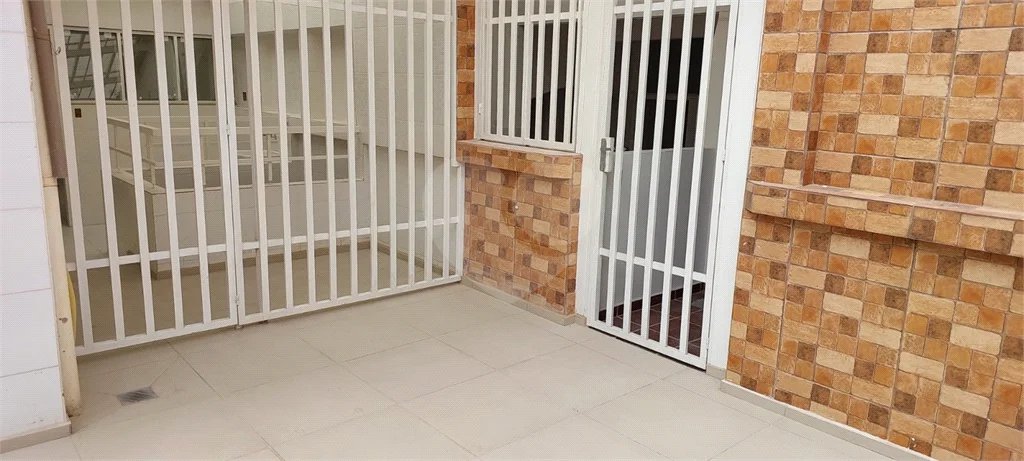 Sobrado à venda com 3 quartos, sendo 2 suítes, em Vila Paulicéia, São Paulo, SP