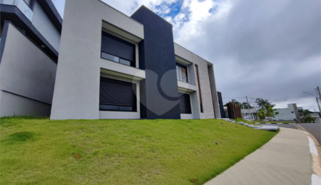 Terreno à venda com 4 suítes no condomínio Residencial Veneza, Mogi das Cruzes - SP