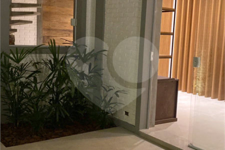 Sobrado à venda com 4 suítes em Vila Inah, São Paulo, SP