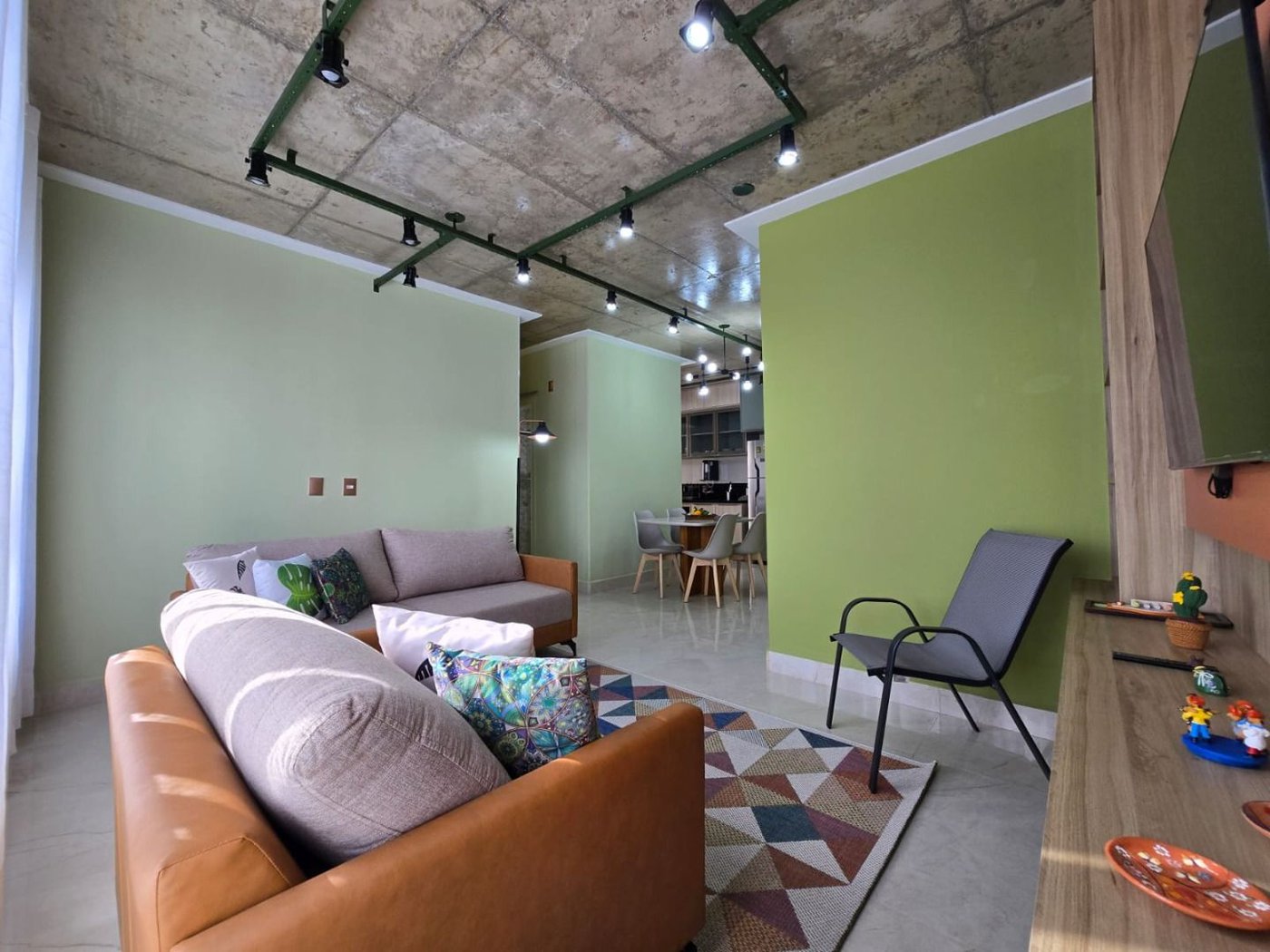 Apartamento com 2 dormitórios à venda, 74 m² por R$ 1.010.000,00 - Embaré - Santos/SP