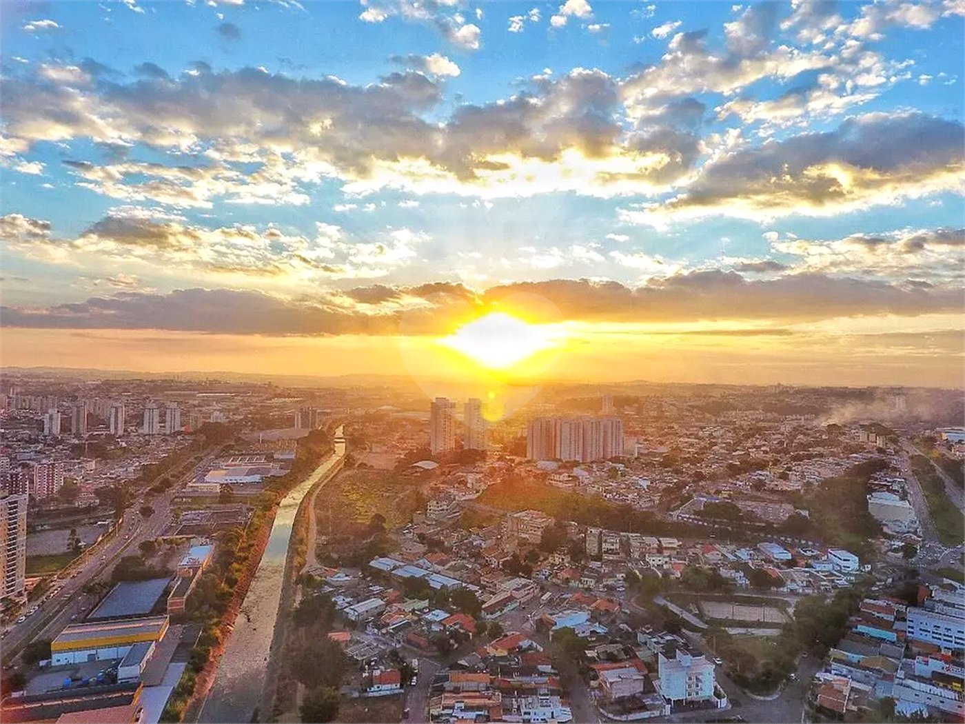 Terreno à venda com 1 suíte em Parque Residencial Jundiaí, Jundiaí, SP