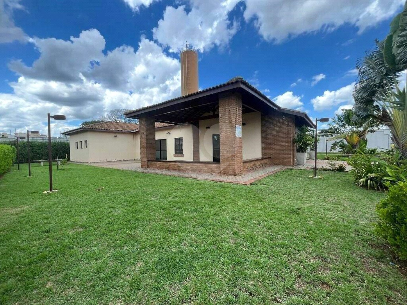 Casa à venda com 3 quartos, sendo 1 suíte, no condomínio Mirante dos Ipes, Salto - SP