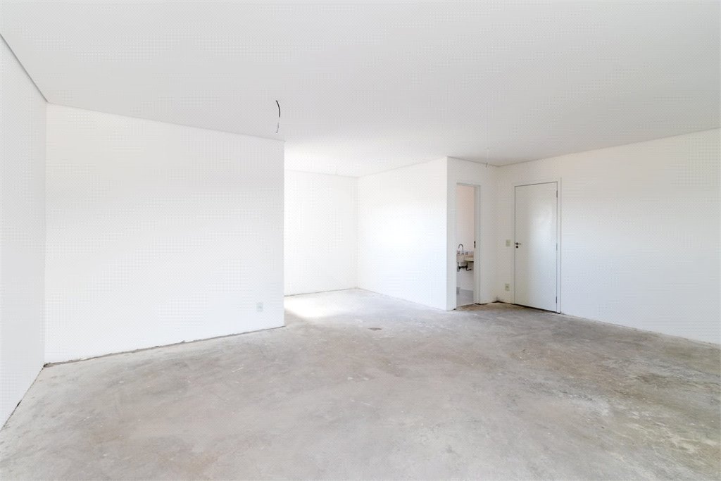 Triplex à venda com 4 suítes em Anhangabaú, Jundiaí, SP