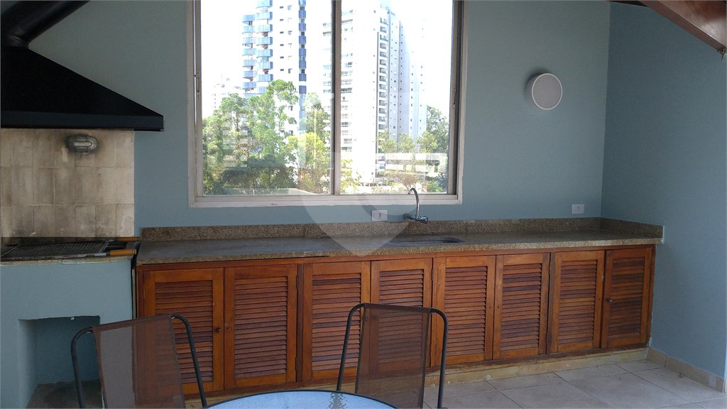 Cobertura à venda com 4 quartos, sendo 3 suítes,  em Vila Andrade, São Paulo, SP