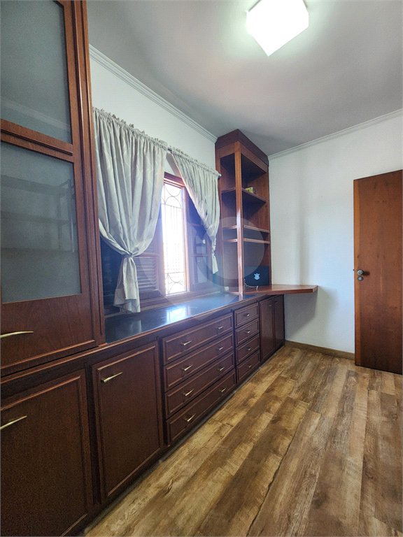 Sobrado à venda com 3 quartos, sendo 1 suíte,  em Vila Constança, São Paulo, SP