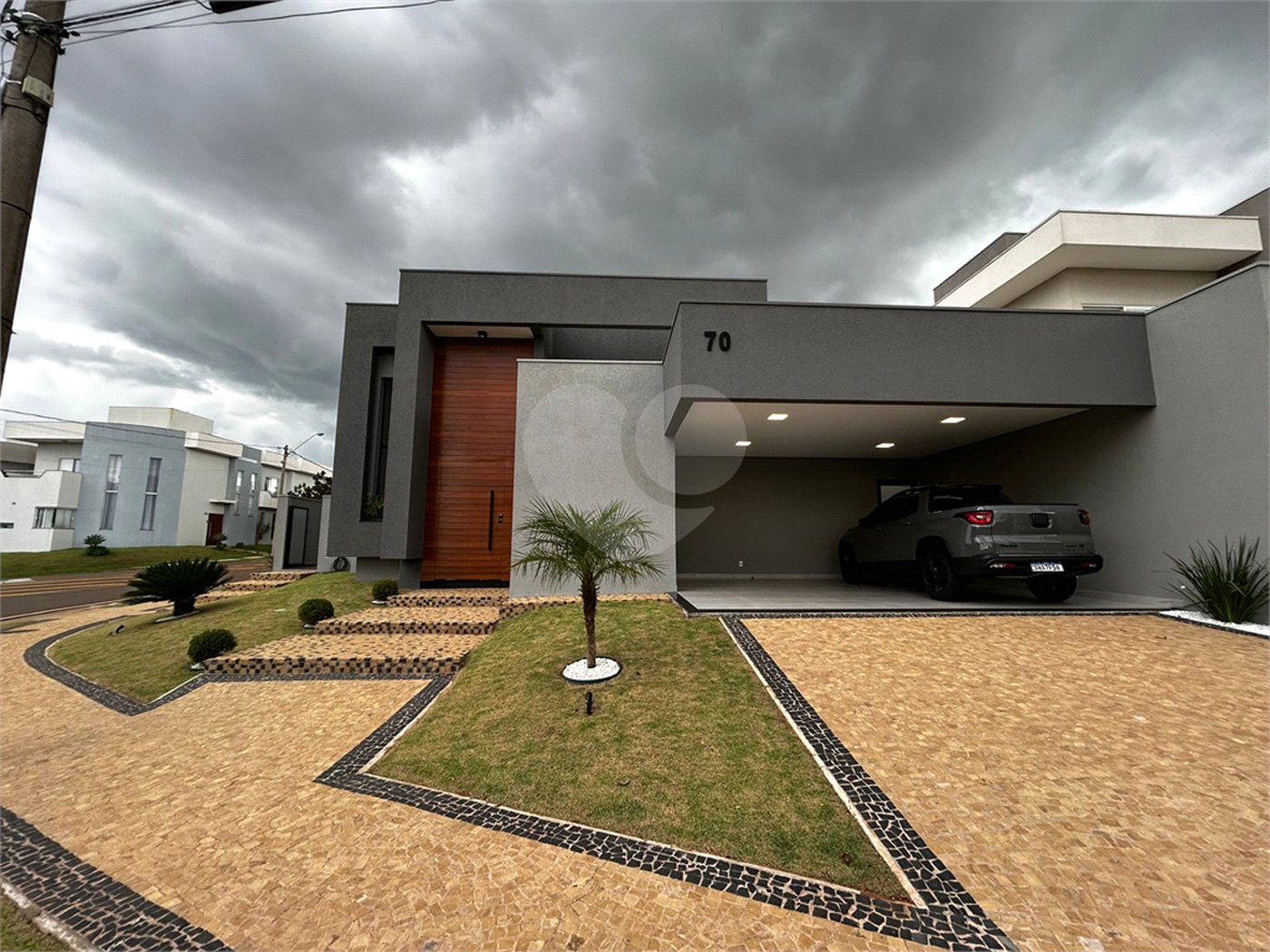 Casa para venda no condomínio de alto padrão Damha III,