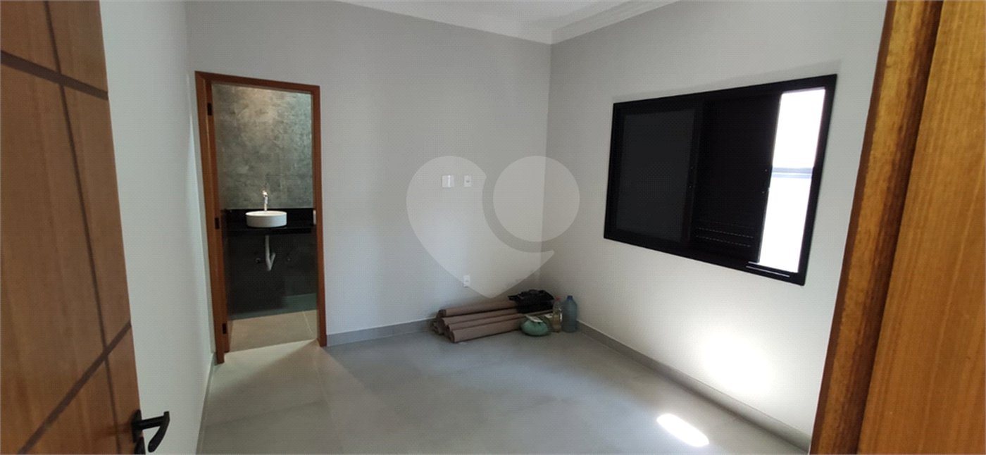Casa à venda com 3 quartos, sendo 1 suíte,  no condomínio Reserva do Vale, Caçapava - SP