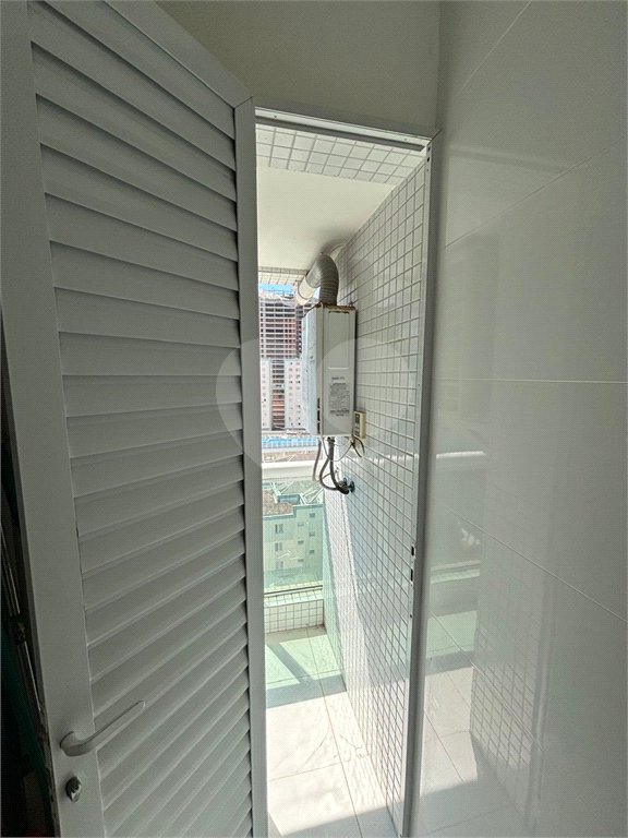 Apartamento à venda com 3 quartos, sendo 1 suíte, em Canto do Forte, Praia Grande, SP