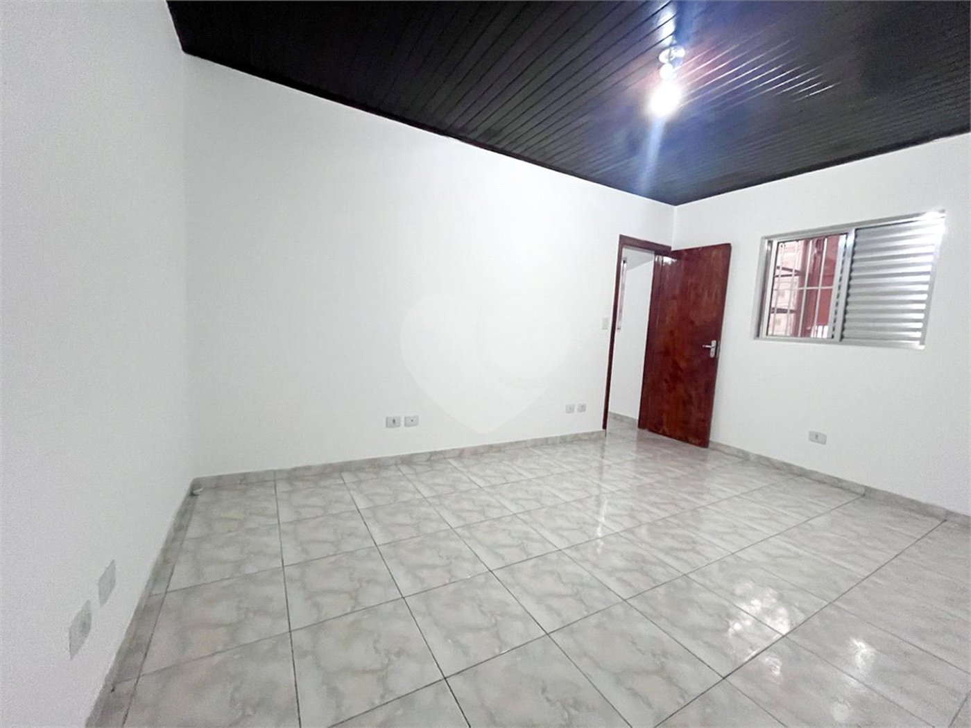 Casa à venda com 4 quartos, sendo 2 suítes, em Jardim São Paulo(zona Norte), São Paulo, SP