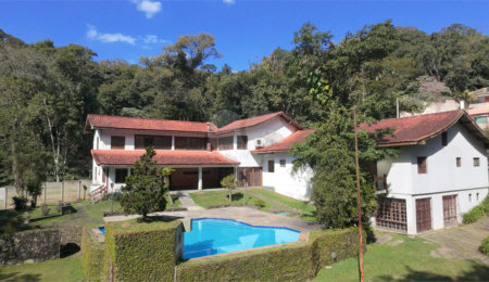 Casa à venda ou para alugar com 4 suítes no condomínio Parque Imperial da Cantareira, Mairiporã - SP